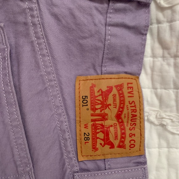 Levi’s shorts - Picture 3 of 4